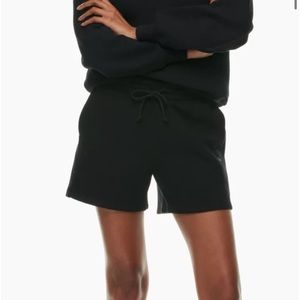 Aritzia Tna Cozy Fleece Boyfriend 5" Sweatshort Black